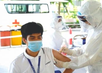 Vaccine cho “công xưởng Việt Nam”