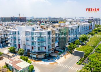 Giá thép tăng “sốc”, nhiều dự án bất động sản ngưng thi công