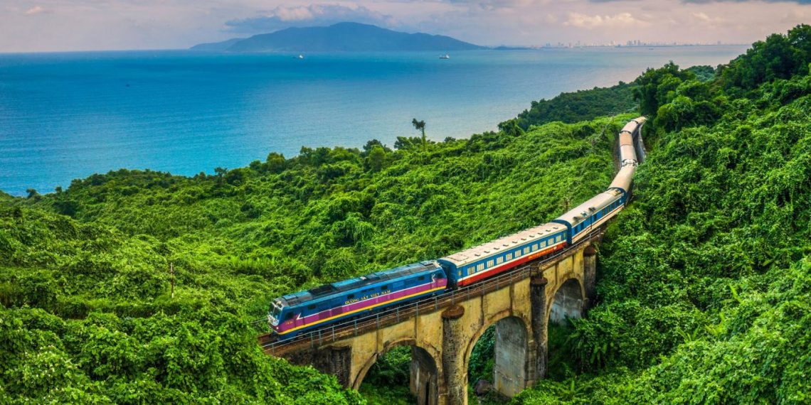 Nếu không được “bơm” khẩn tiền, Đường sắt Việt Nam tê liệt