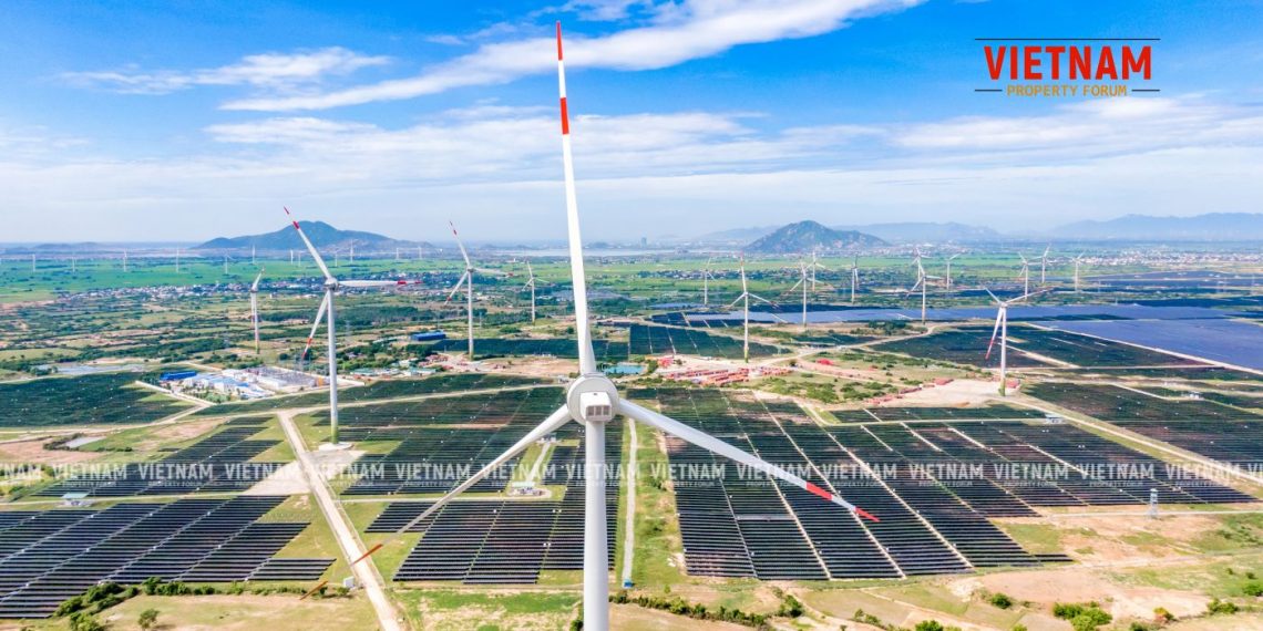 “Cơn lốc” điện mặt trời quét qua, quy hoạch đất đai bị phá nát – Bài 3: “Núp bóng” trang trại