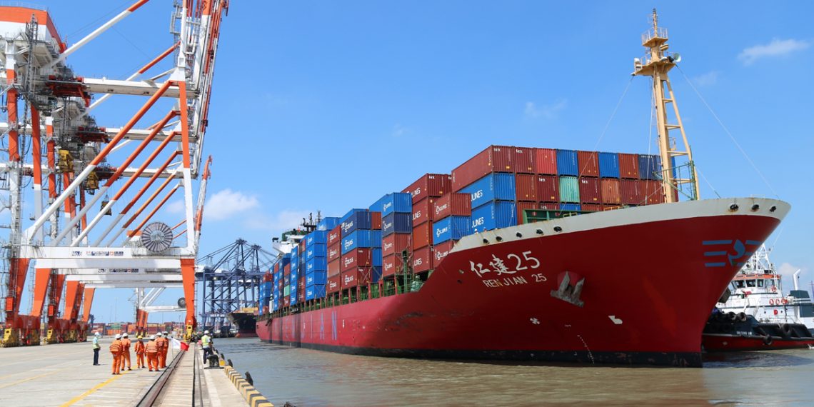 Gỡ nút thắt hạ tầng giao thông