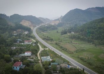 Gỡ nút thắt hạ tầng giao thông