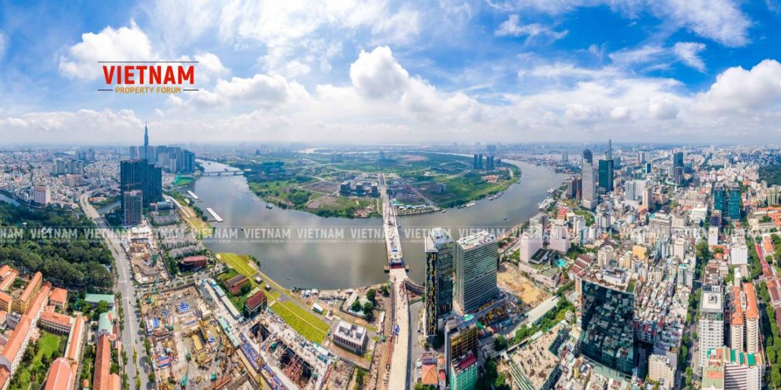 Cận cảnh việc lắp đặt đốt dầm cuối cùng của cầu Thủ Thiêm 2, chuẩn bị hợp long