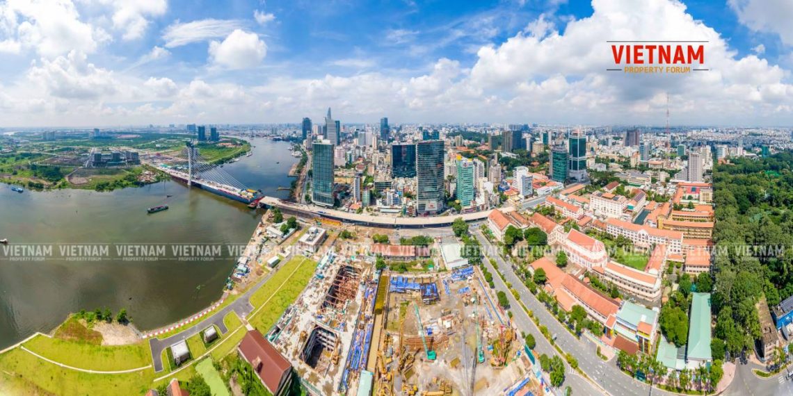 Cận cảnh việc lắp đặt đốt dầm cuối cùng của cầu Thủ Thiêm 2, chuẩn bị hợp long