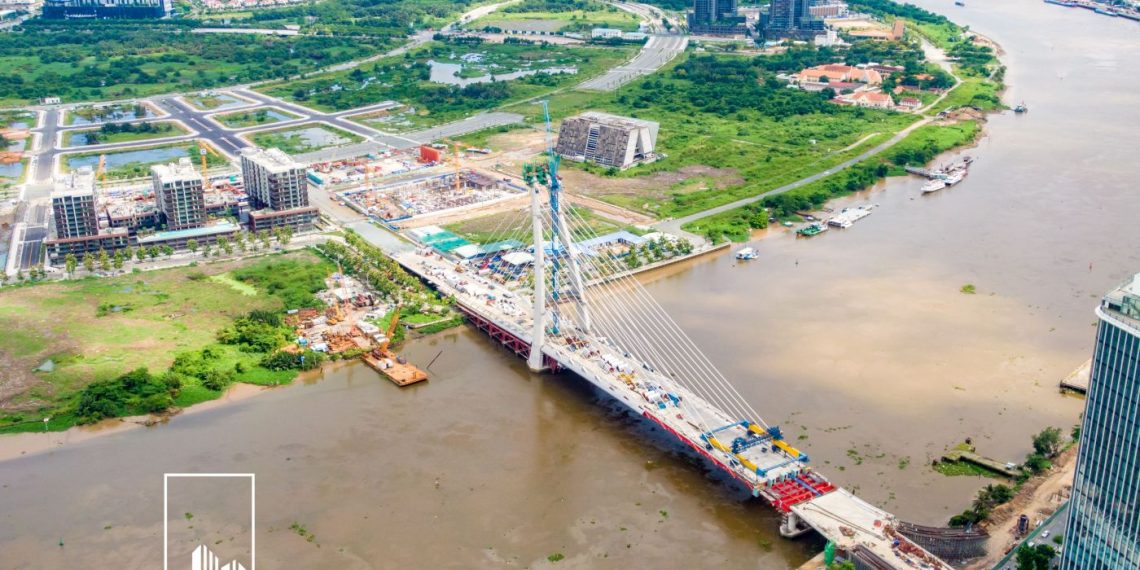 Dòng vốn ngoại chực chờ rót vào thị trường bất động sản Việt Nam