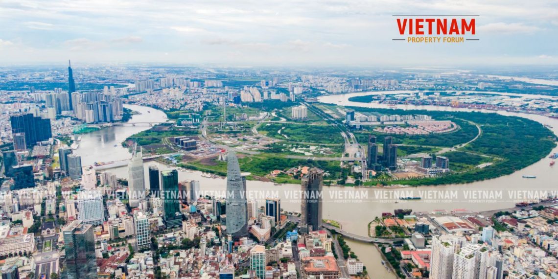 Dòng vốn ngoại chực chờ rót vào thị trường bất động sản Việt Nam