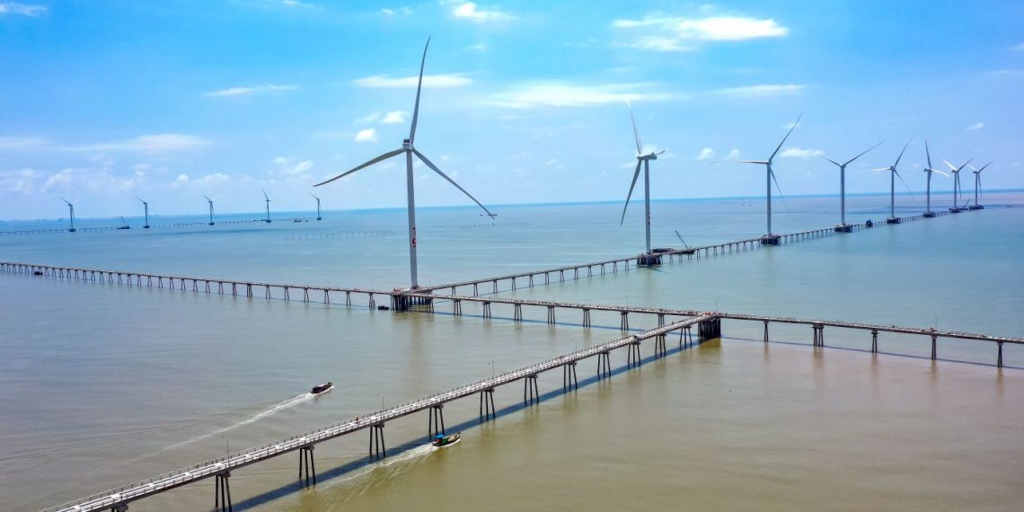 Trungnam Group hoàn thành lắp đặt trụ gió cuối cùng Dự án điện gió Đông Hải 1 – Trà Vinh