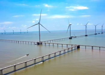 Trungnam Group hoàn thành lắp đặt trụ gió cuối cùng Dự án điện gió Đông Hải 1 – Trà Vinh