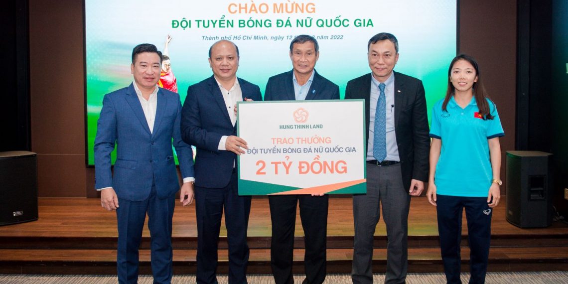 Hưng Thịnh Land trao thưởng 2 tỷ đồng cho đội tuyển bóng đá nữ quốc gia Việt Nam