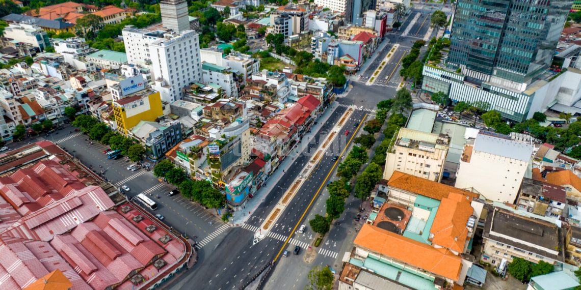 Sau khi tháo dỡ rào chắn, giá thuê mặt bằng đường Lê Lợi lên hơn nửa tỷ đồng mỗi tháng