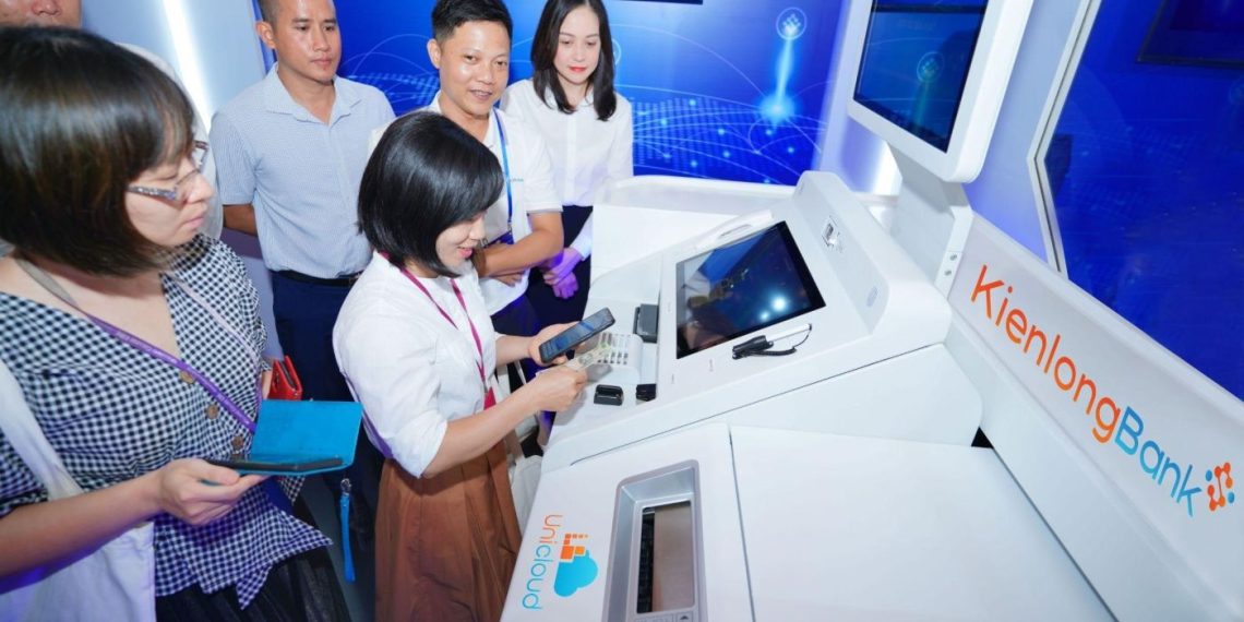 Rút – chuyển tiền liên ngân hàng tại máy SMT của Unicloud và KienlongBank chỉ bằng mã QR