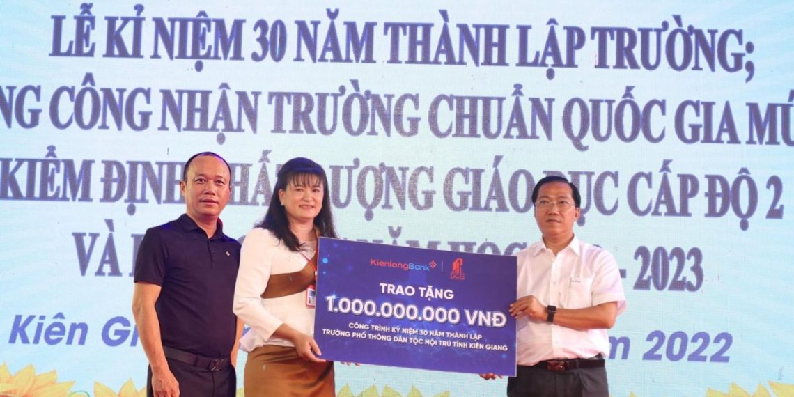KienlongBank hỗ trợ vùng sâu, vùng xa các hoạt động giáo dục và tác vụ ngân hàng, dịch vụ công