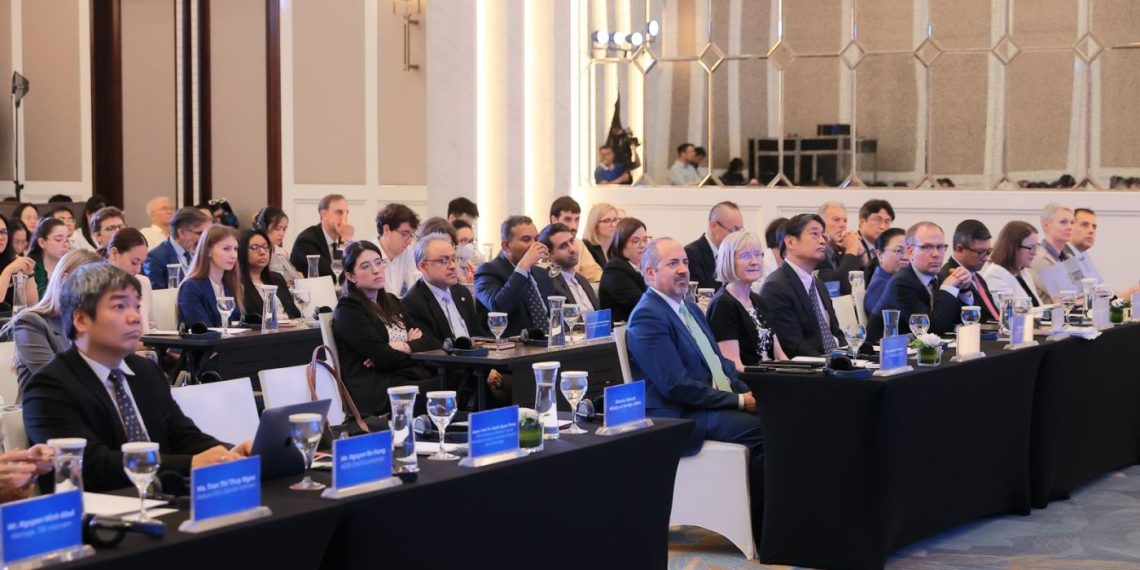 Báo cáo Kinh tế Việt Nam 2025: Hướng đến một nền kinh tế hội nhập, minh bạch, bền vững và bao trùm